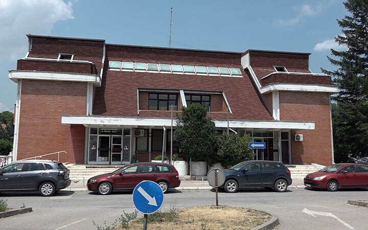 Petrovac školski dispanzer 01