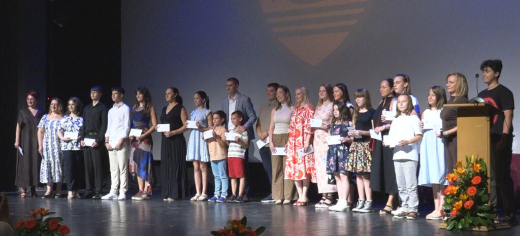 Naj prvo mesto po 01