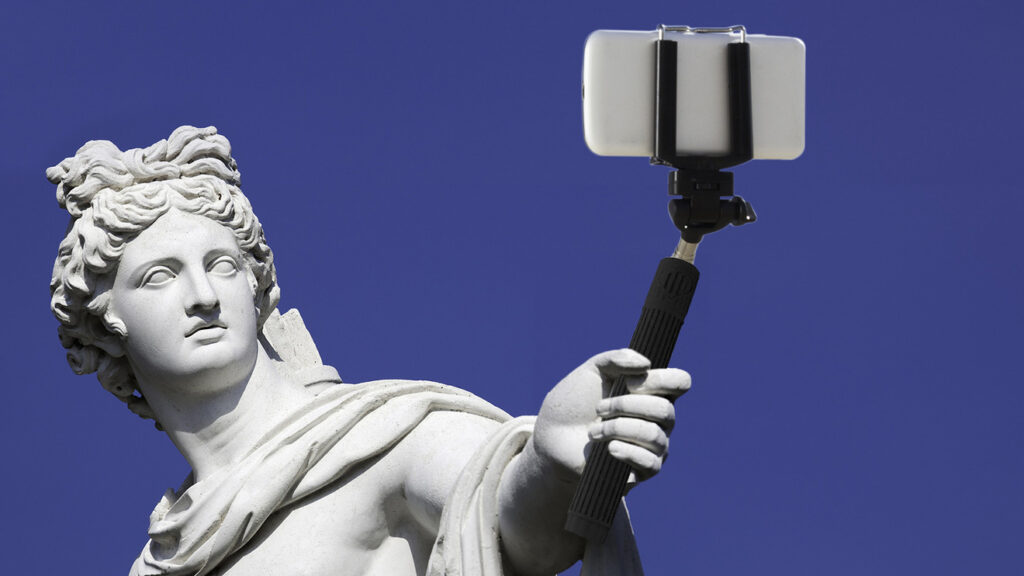 Selfi naslovna