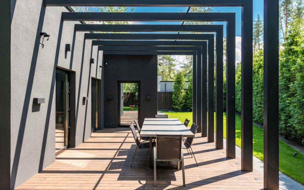 Dvoriste sto stolice