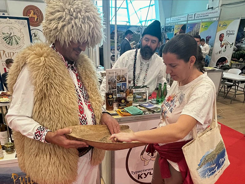 573546069 18071110229358436 7122202776796936416 n