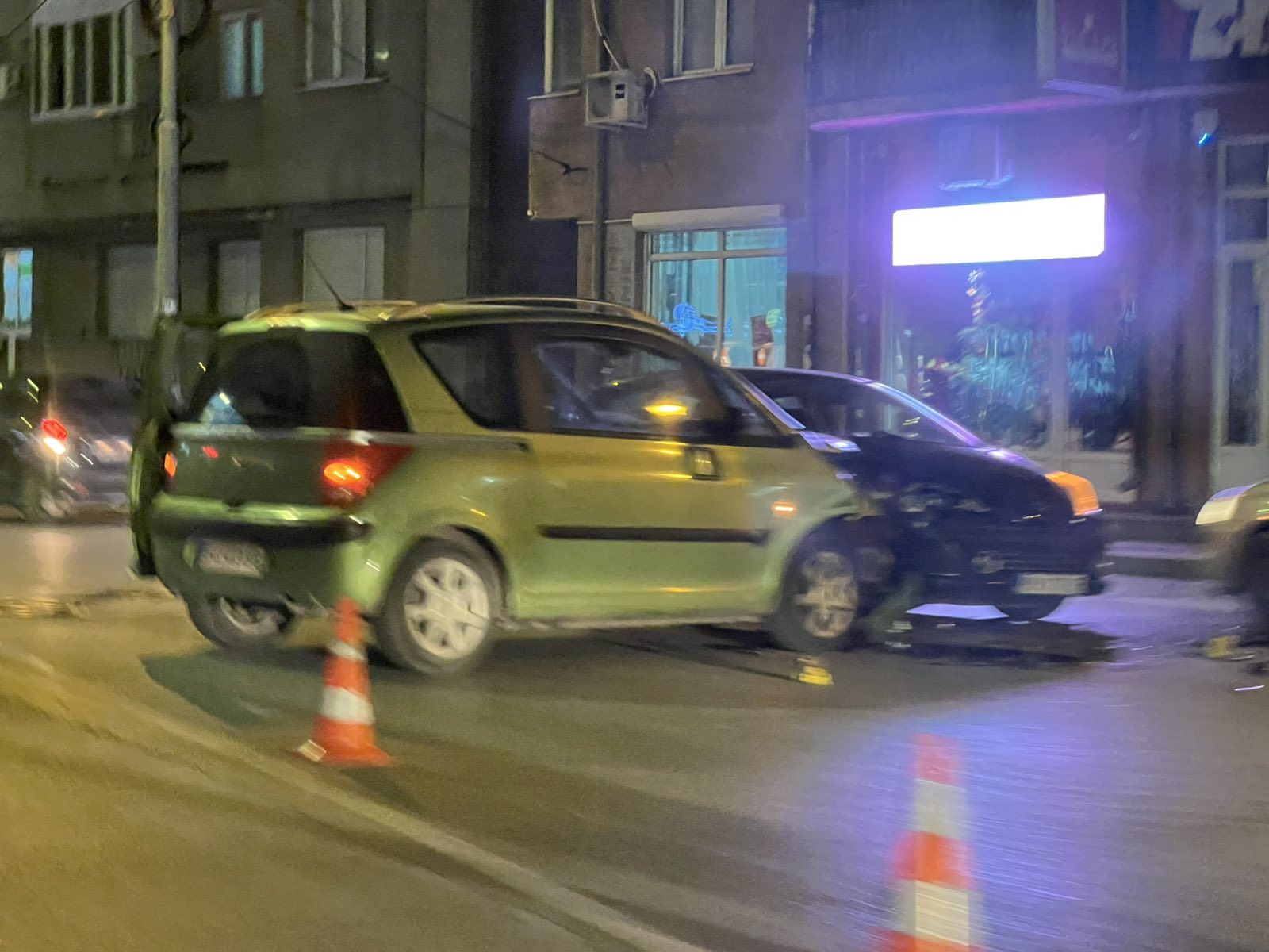 IMG db30f088748069f2670c6445f3821733 V