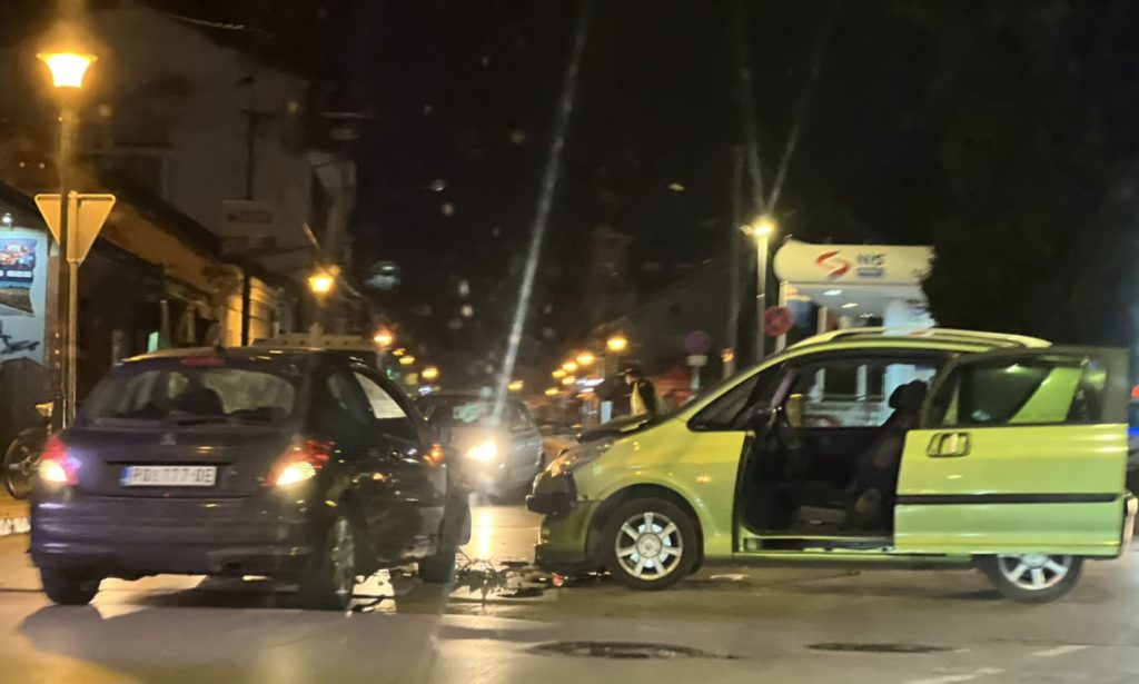 IMG e7415b37e22223c1ae5a77367aea0ee4 V