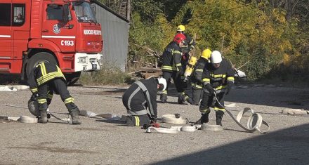 Vatrogasci gašenje požara 04