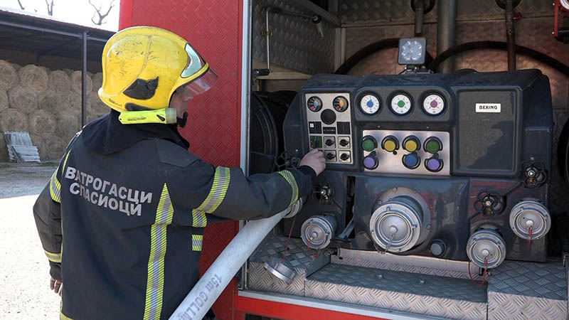 Vatrogasci gašenje požara 10