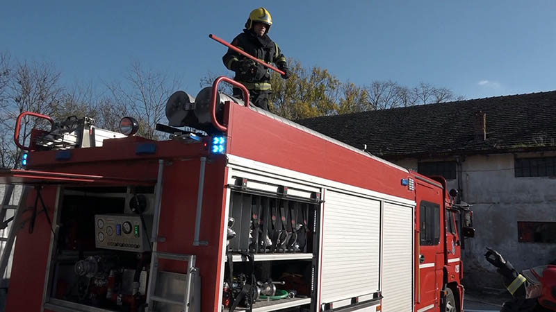 Vatrogasci gašenje požara 11