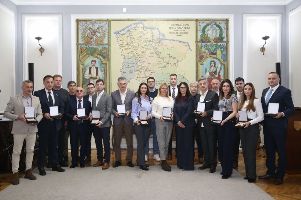 IMG 1aed131b2acb1b2e2ccdb1f19db8a4c6 V