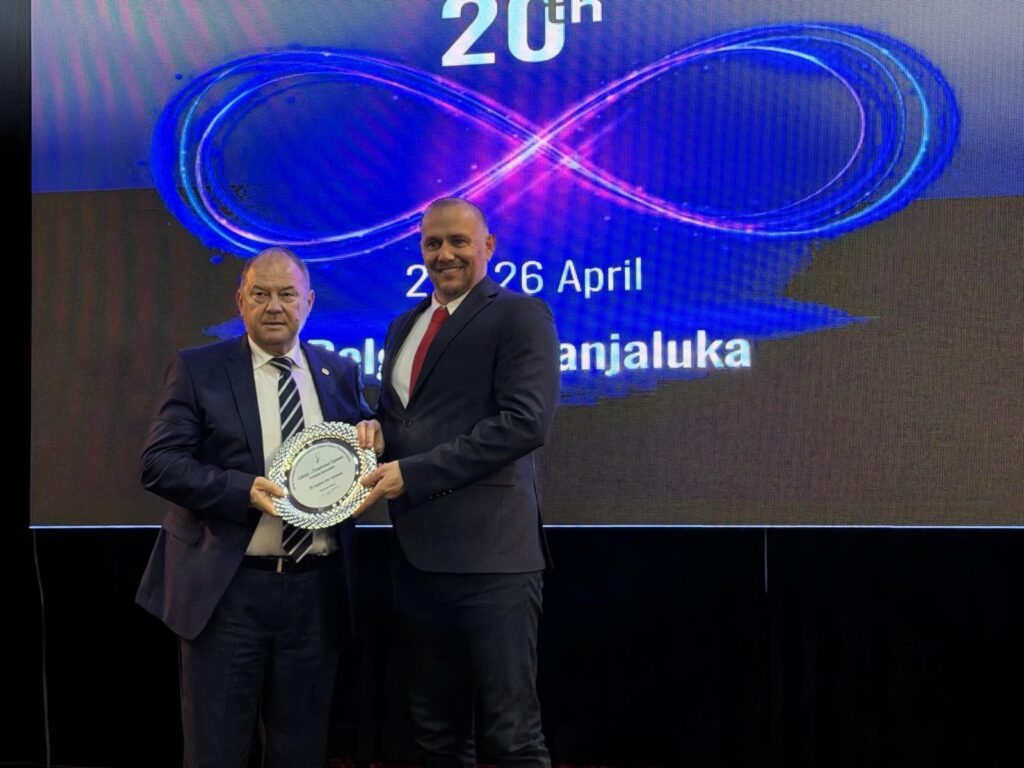 IMG 99e3ebca7b72609c538ae8a0d7d6622c V