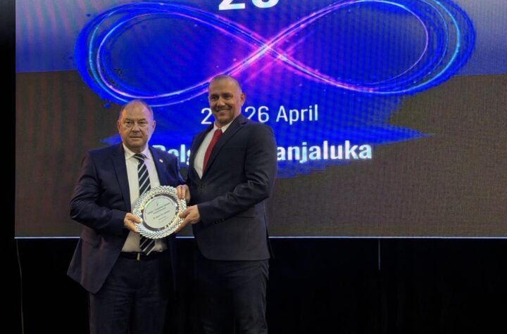 IMG 99e3ebca7b72609c538ae8a0d7d6622c V