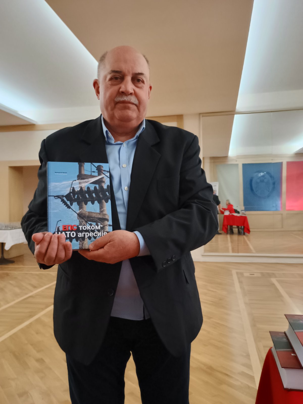 IMG b43d66f091e8bf34f72dc3e1ed120923 V