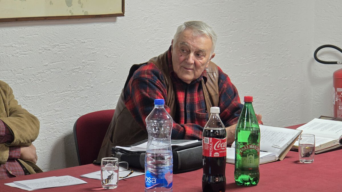 Veče aforizama i vedrog duha: „Pod kišobranom reči i osmeha“ u Požarevcu