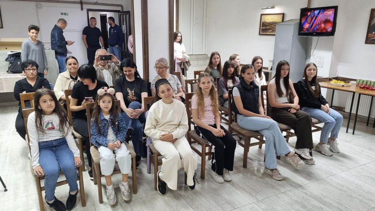 Svečana dodela nagrada najuspešnijim učenicima na konkursu „Krv život znači“