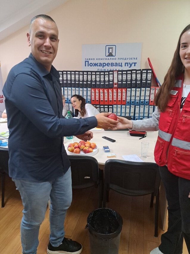 U Požarevcu obeležen Svetski dan bez duvanskog dima: Svakom ko je polomio cigaretu – jabuka