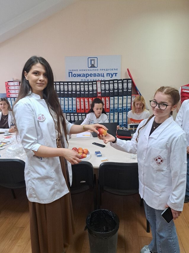 U Požarevcu obeležen Svetski dan bez duvanskog dima: Svakom ko je polomio cigaretu – jabuka