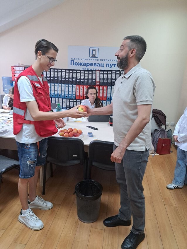 U Požarevcu obeležen Svetski dan bez duvanskog dima: Svakom ko je polomio cigaretu – jabuka