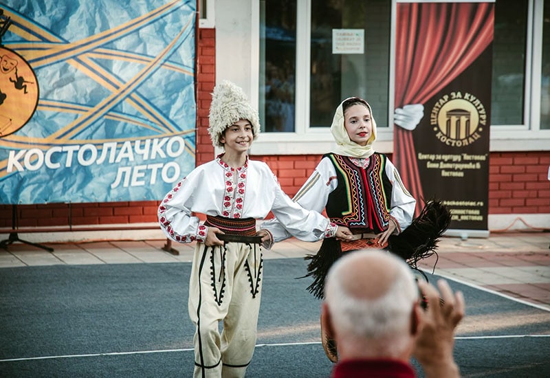 Početak raspusta obeležen pesmom i igrom u Kostolcu