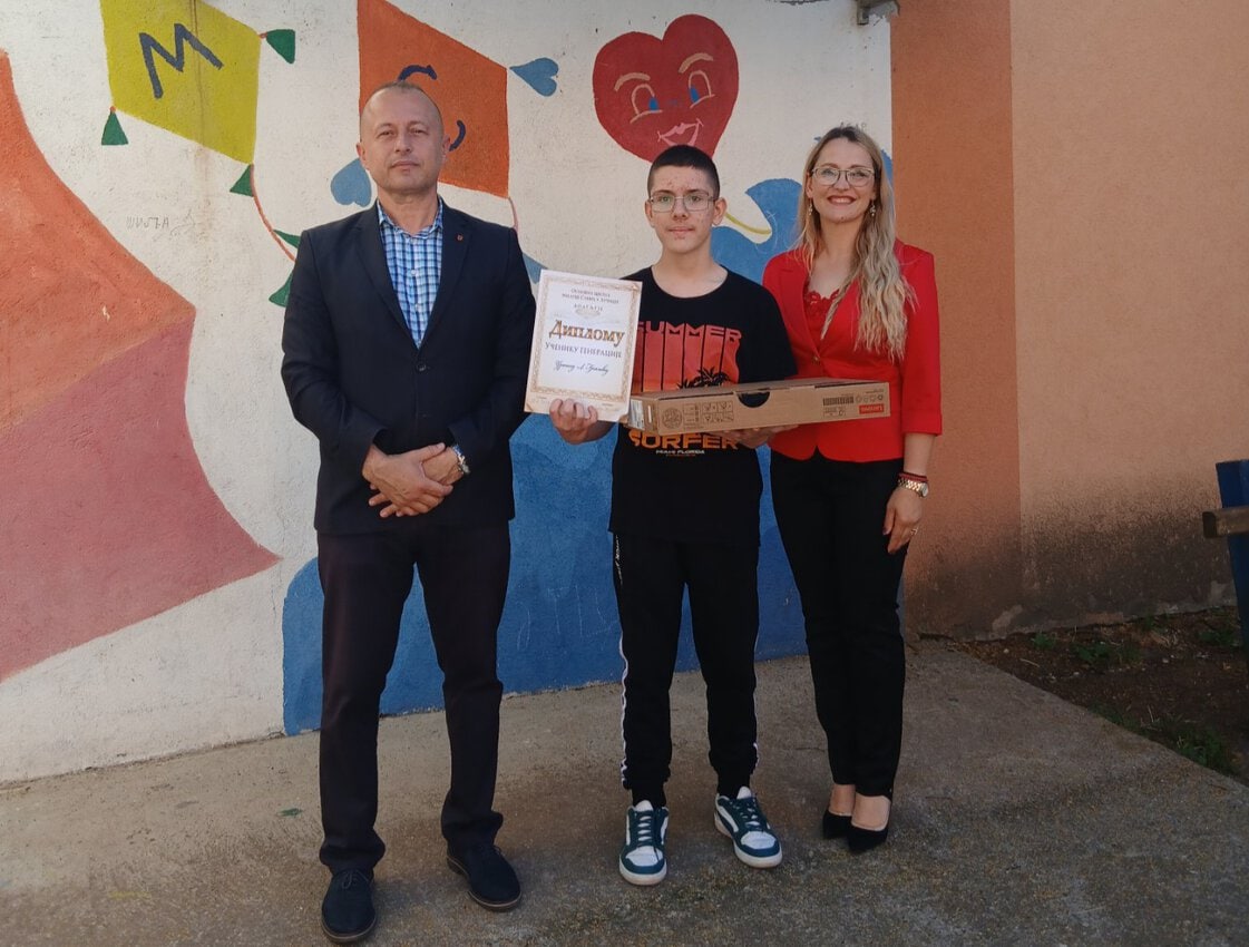 Svečani ispraćaj malih maturanata u Lučici