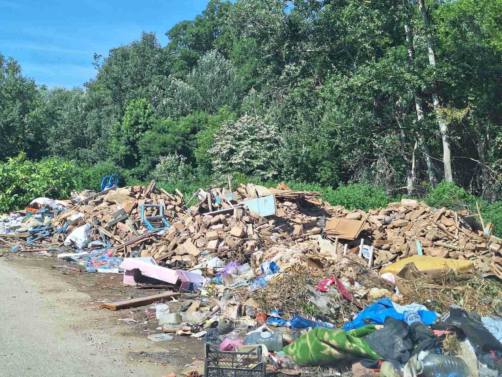 Uklonjena divlja deponija u Brežanu, akcija se nastavlja u drugim selima
