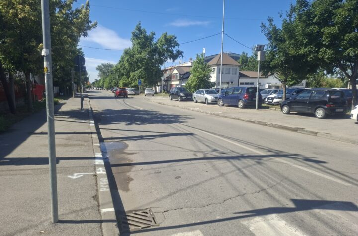 Radnici JKP „Komunalne službe“ čiste ulicu nakon vašara u Požarevcu.