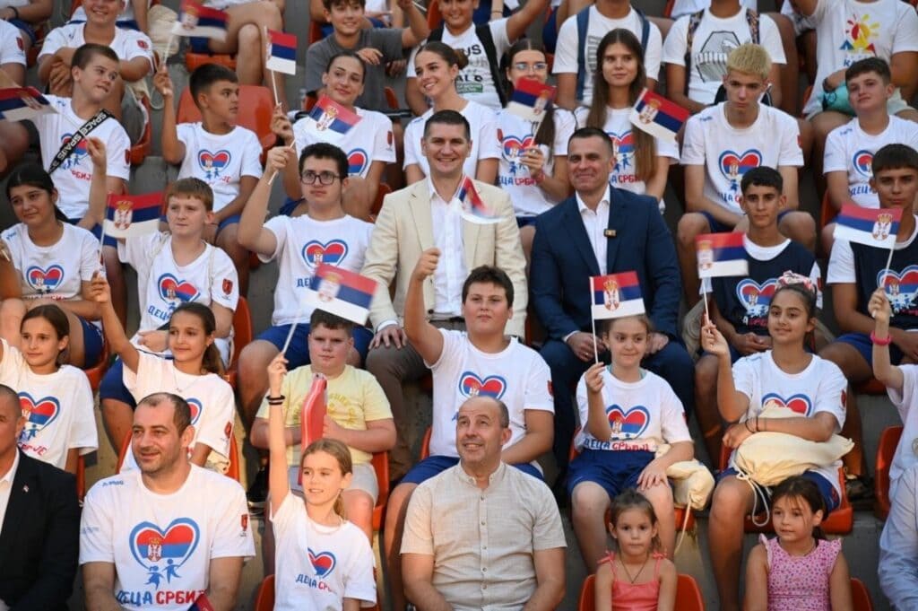Požarevac ugostio više od 200 mladih iz Srbije i dijaspore u okviru manifestacije „Deca Srbije“