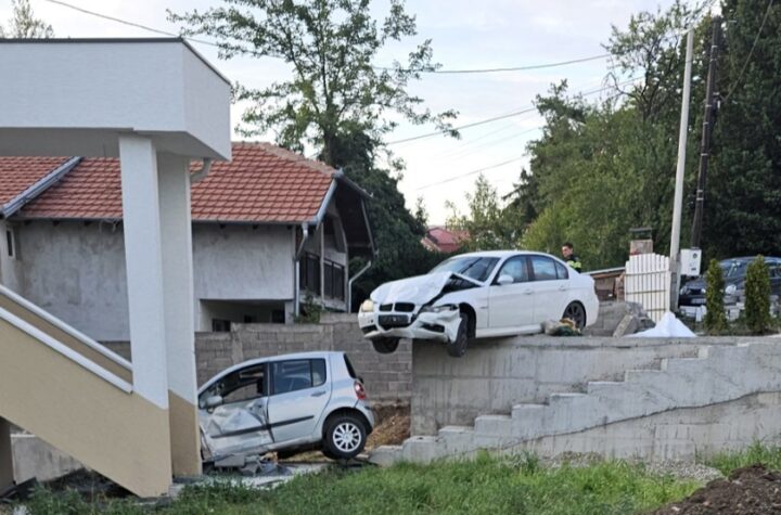 Nesreća u Hajduk Veljkovoj ulici u Požarevcu: Automobili završili na potpornom zidu i u dvorištu, uv...