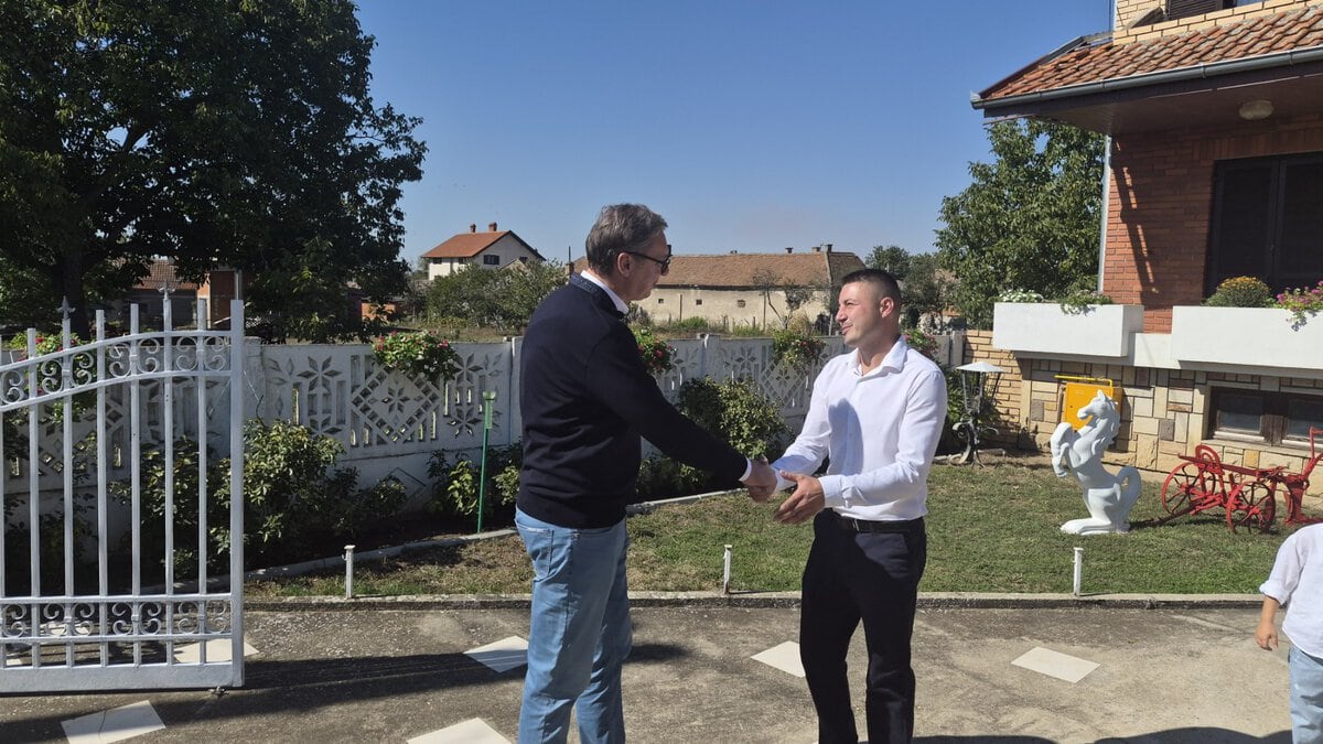 Vučić započeo predizbornu kampanju iz Požarevca: Najavljena nova ulaganja u bolnicu, infrastrukturu i privredu