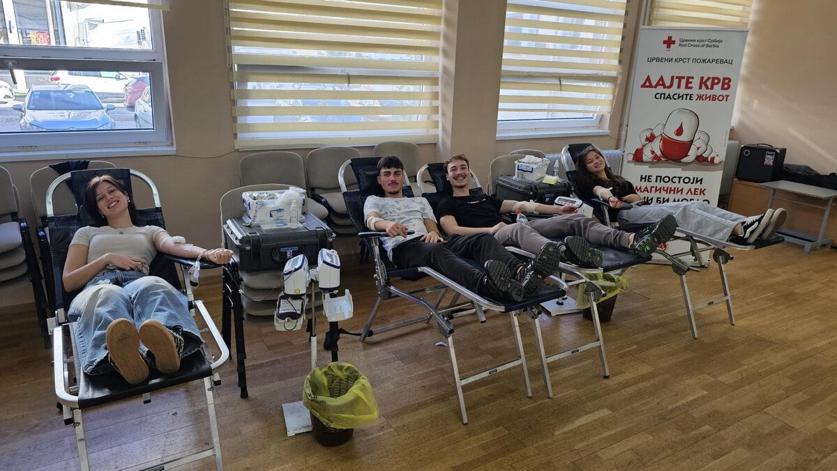 Mladi Požarevljani još jednom pokazali humanost: Uspešno sprovedena akcija dobrovoljnog davanja krvi...