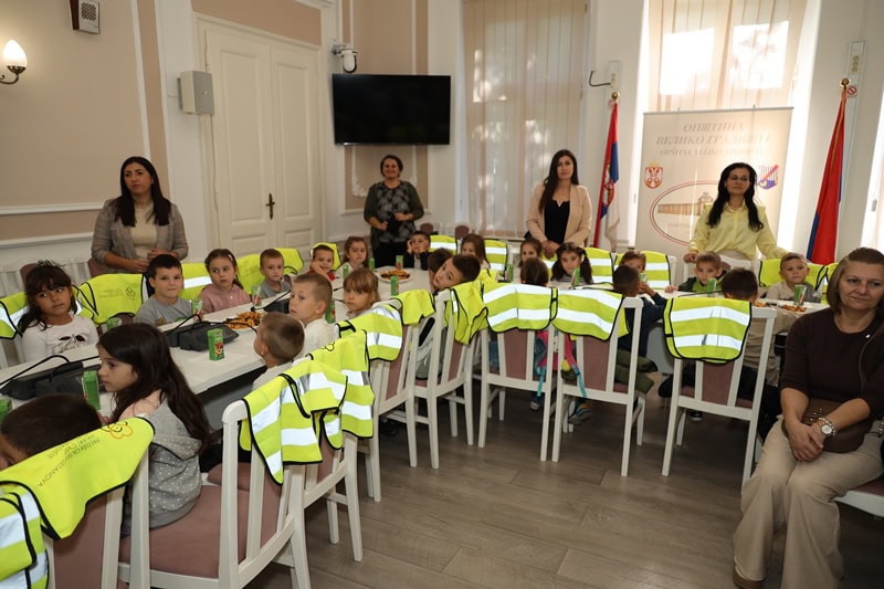 Predškolci PU “Majski cvet“ u poseti opštini